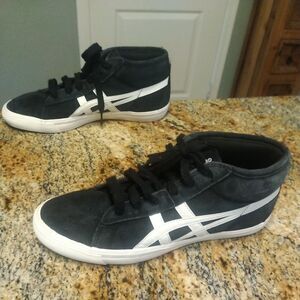 7.5 - Onitsuka Tiger Black and White High Tops Sneakers D3Q2L